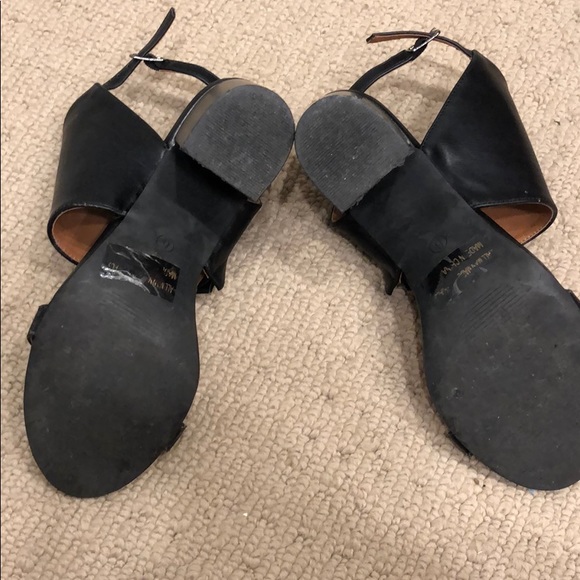 Black heels - Picture 3 of 4